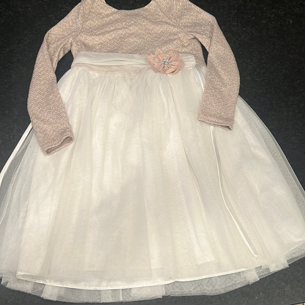 Beautiful fancy dress size 6-7